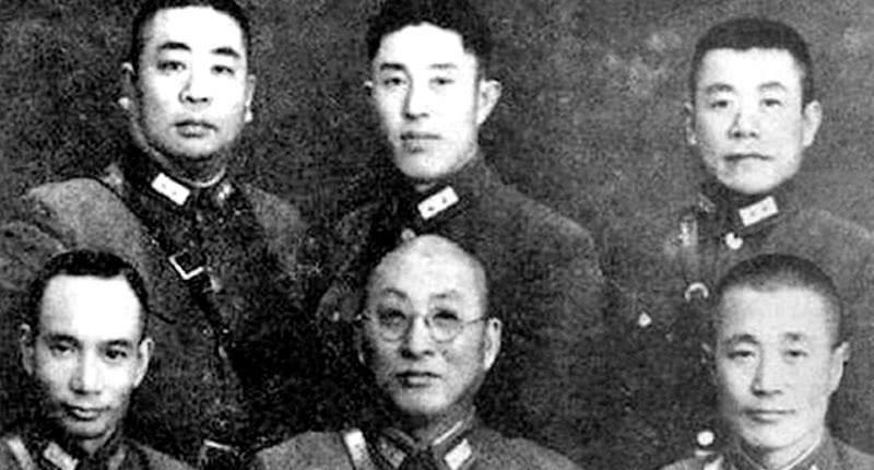 1943年初，郑洞国突然接到侍从室的通知，说蒋介石要召见他，让速去重庆。陈诚疑惑