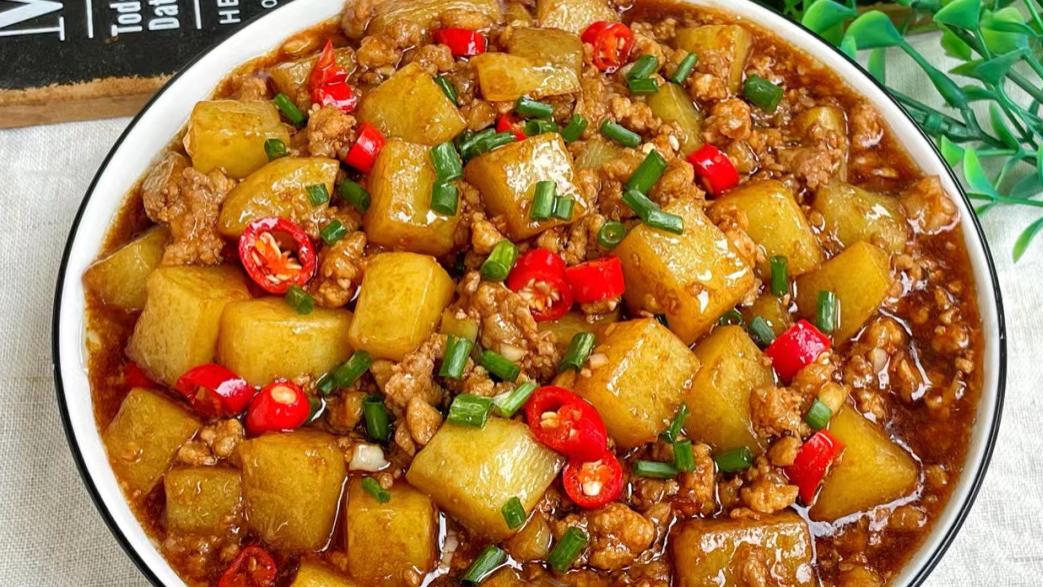 超级下饭的家常肉沫土豆丁，简单易学快试试！