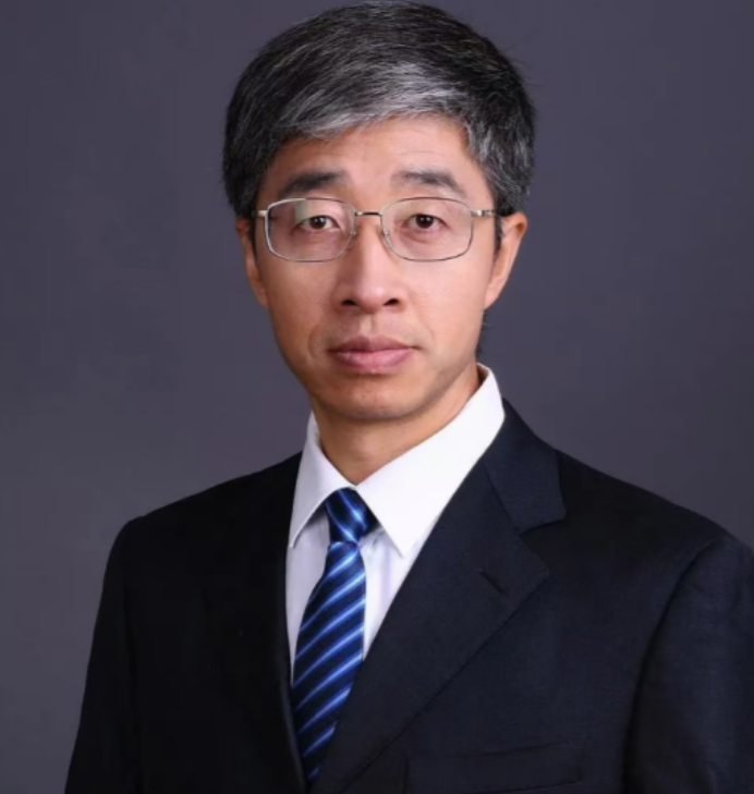 没想到一夜之间火了！北师大副教授陈志新，因为自己的课没有被教务处排上，但又不想浪