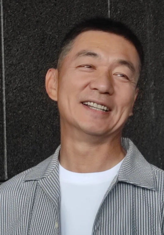 邢佳栋的演艺生涯