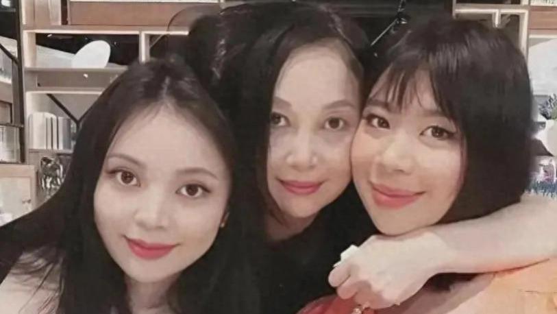 李宗盛三个女儿现状：一个翻译一个老板，与林忆莲生的李喜儿怎样