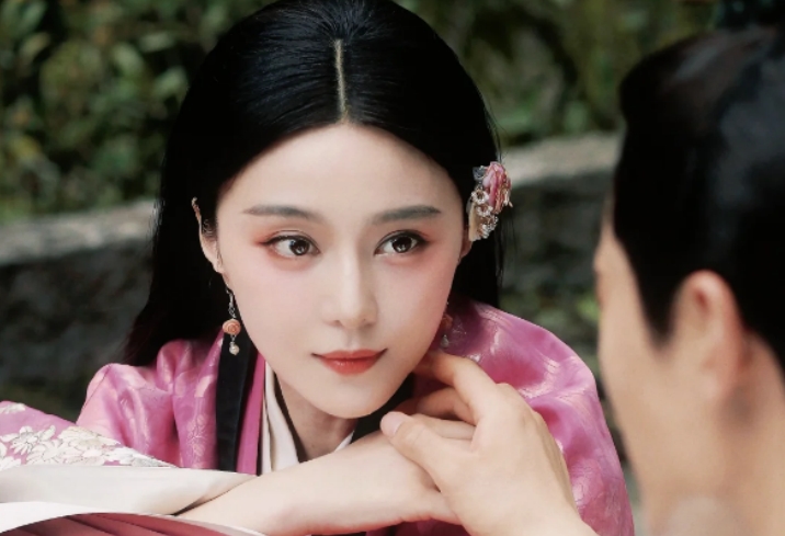 和李晨分手，输给范冰冰的她，如今赢的太漂亮