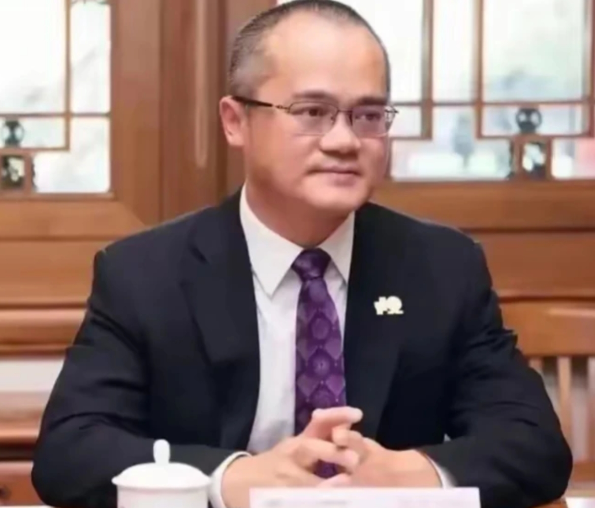 美团被罚款34亿你怎么看？
400万员工没有缴纳社保，美团被罚款34亿，员工还要