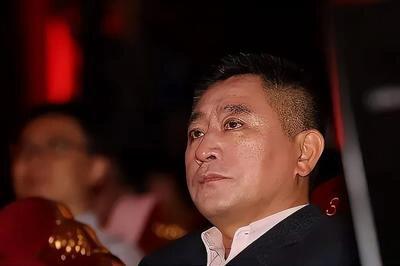 央视著名主持人年近60才结婚