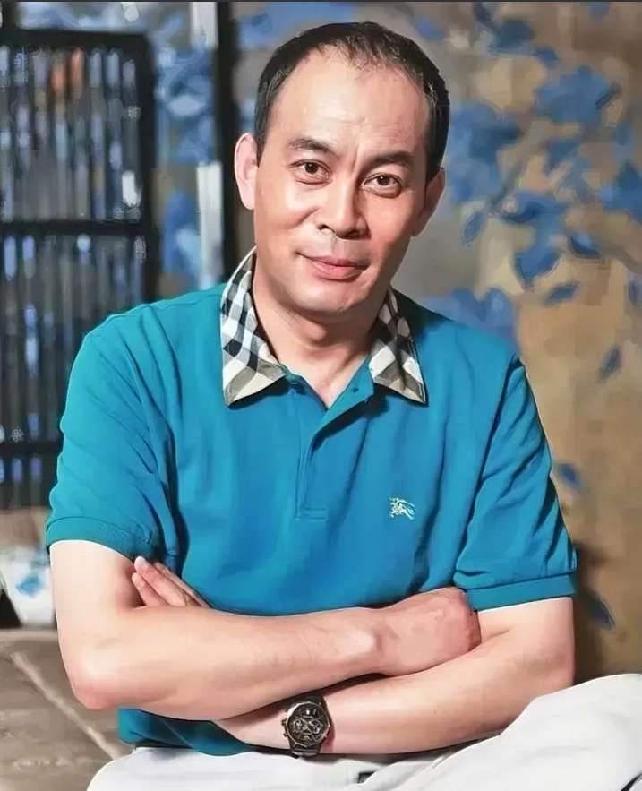 演员，张光北说，拍《亮剑》的时候，有一次我想找李幼斌聊聊天，怎么叫喊，都没人开门