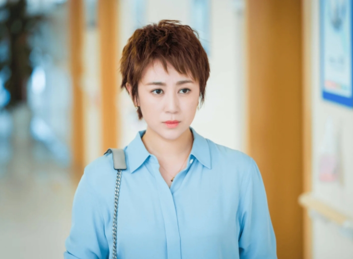 马丽：国内首位个人票房破200亿的传奇