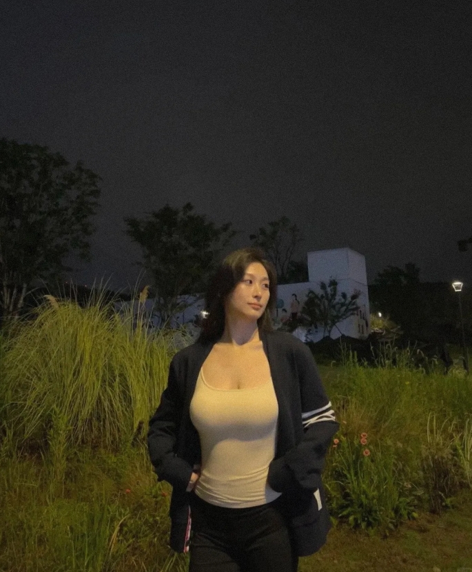 我有个朋友娶她花了30w，大家说值不值#这身材娶回家