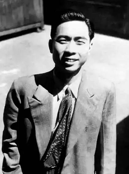 1939年，汪曾祺因恶性疟疾住院，得知要注射针剂606后，面色惊恐的对女护士解释