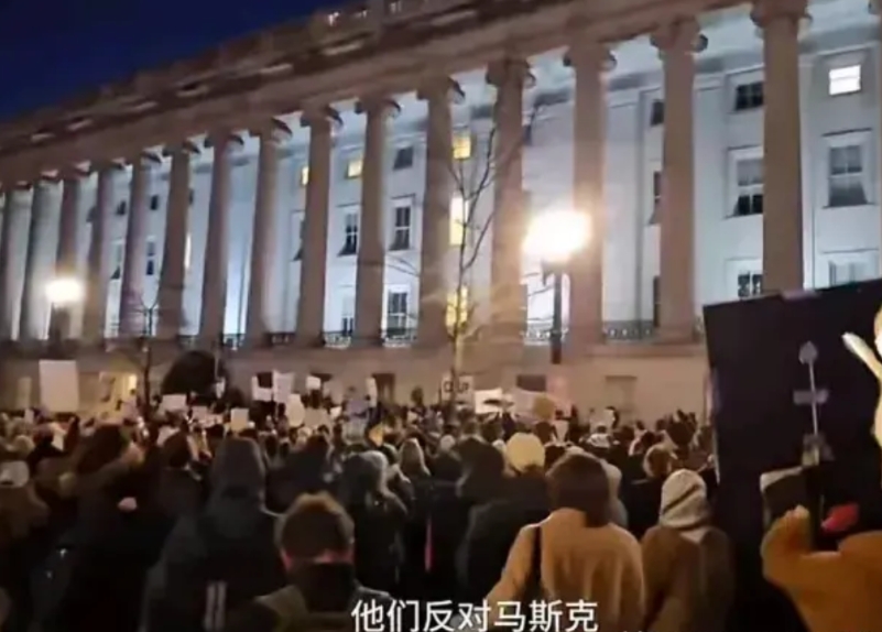 据传230万联邦层级的公务员中，有110万长期在家办公。他们天天摸鱼，从不去所在