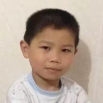 眼镜小哥