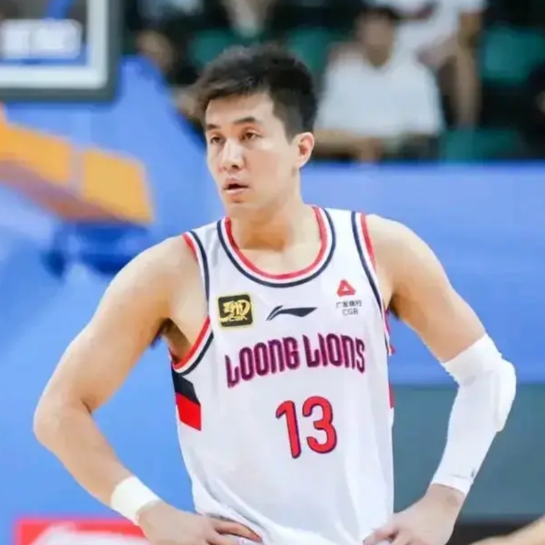郭艾伦宣布缺席今晚对阵辽宁队比赛，原因有3：

1.为辽宁队效力14年，如今首次