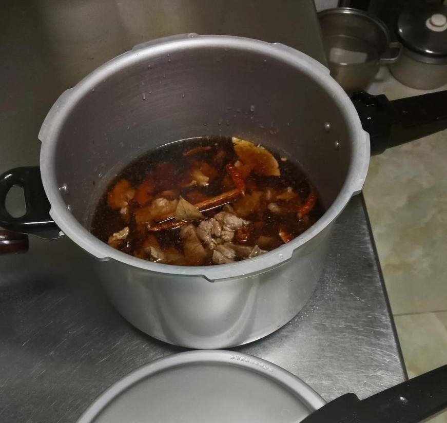 真的，希望有多大，失望就有多大。[泪奔]
老公神秘兮兮地打电话，说给我带了礼物，