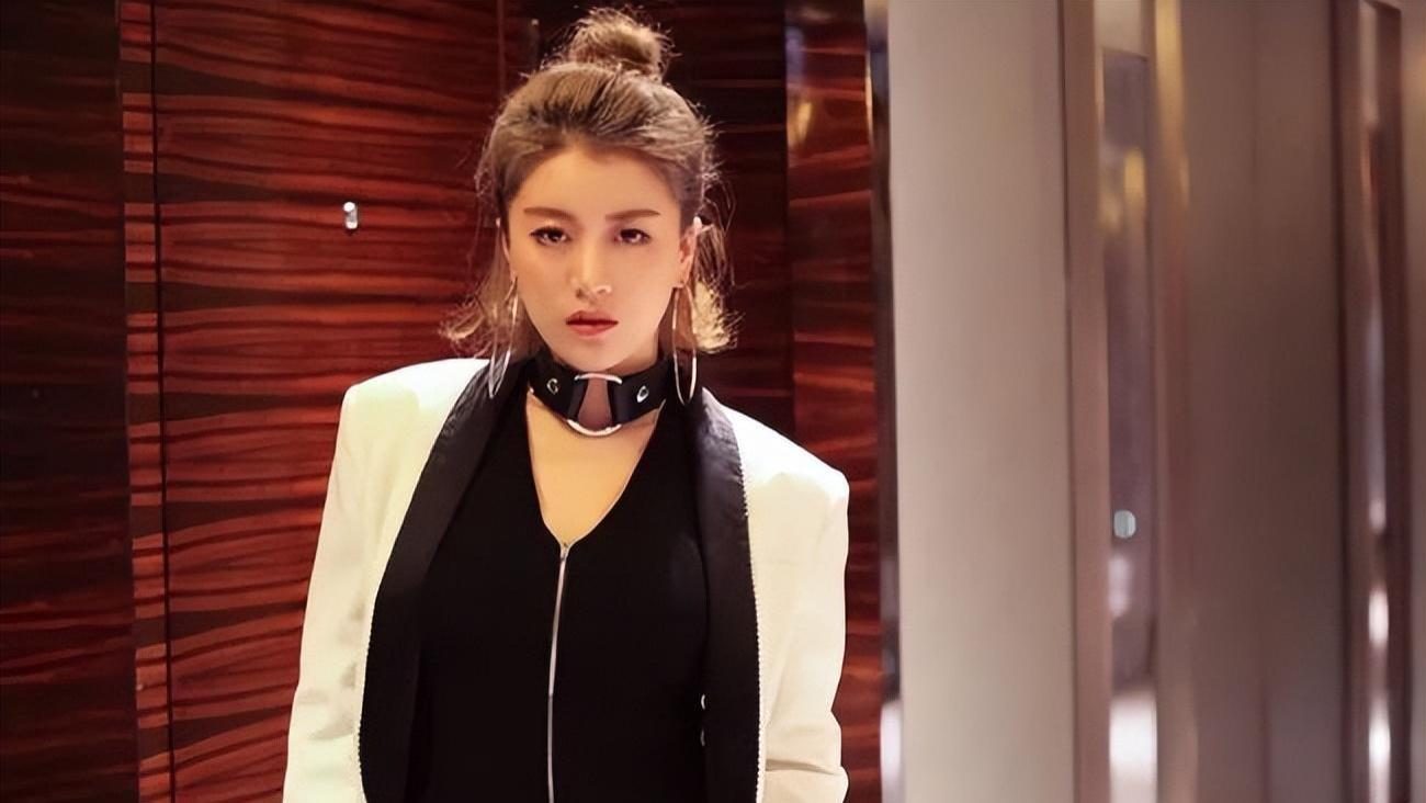 好声音没夺冠，却嫁给爱奇艺总裁，34岁成了人生赢家