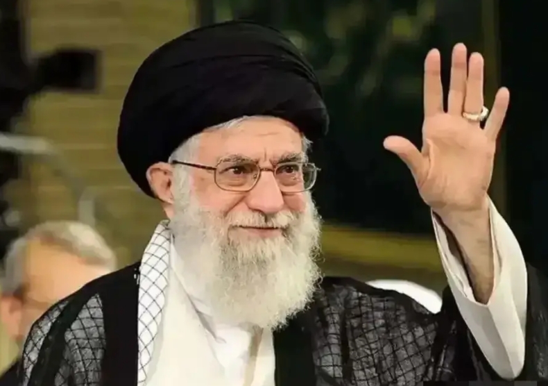 伊朗最近传出消息
哈梅内伊交权后接权人备受关注。
要是接权人从头到大腿根儿是强硬