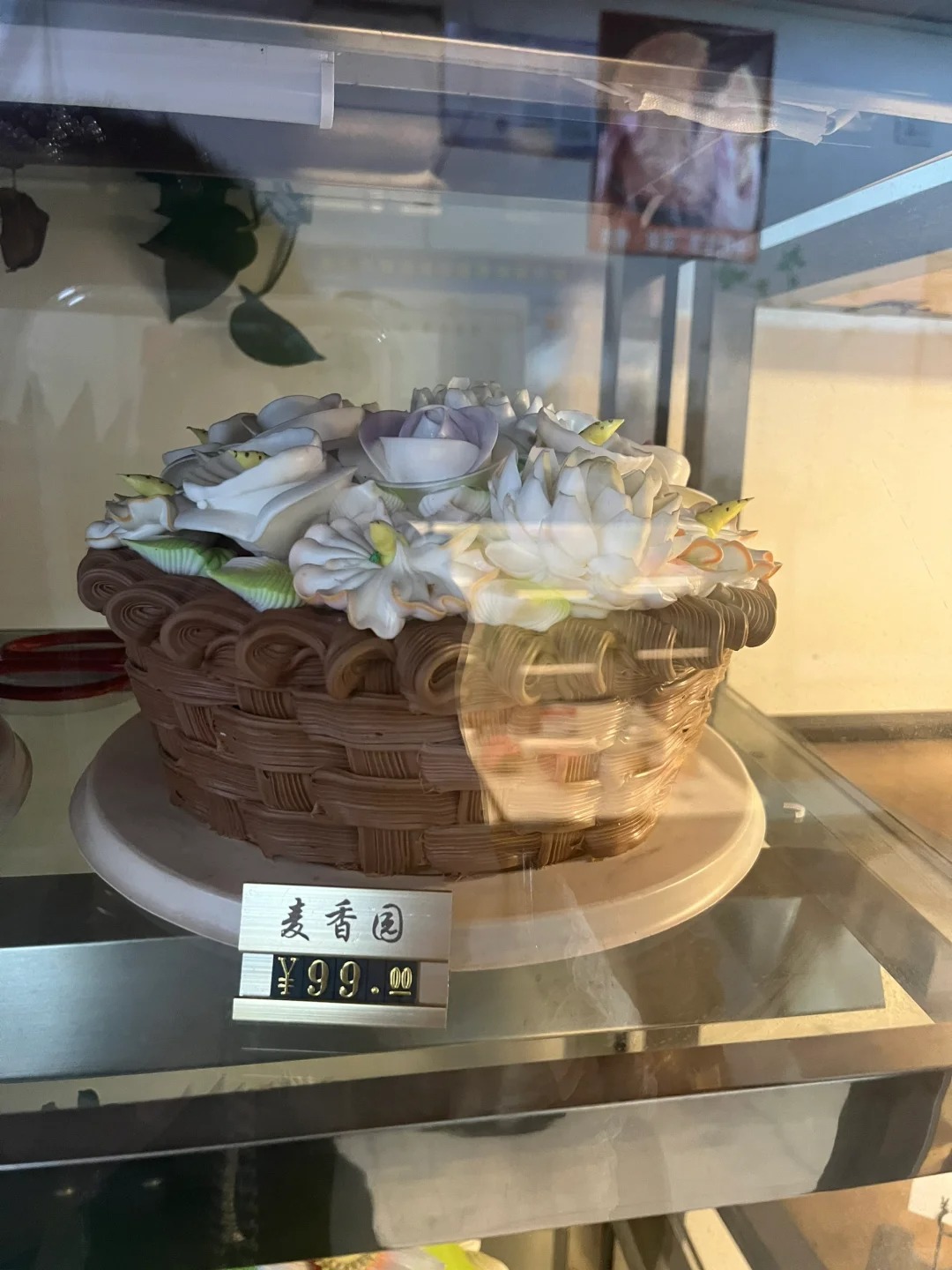 为什么现在这种蛋糕越来越少了
小时候记忆里的这种花朵蛋糕很少见了，都是插件。#蛋