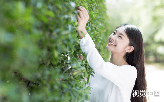 被豪门规矩约束的主妇要求净身出户离婚后，老公慌了