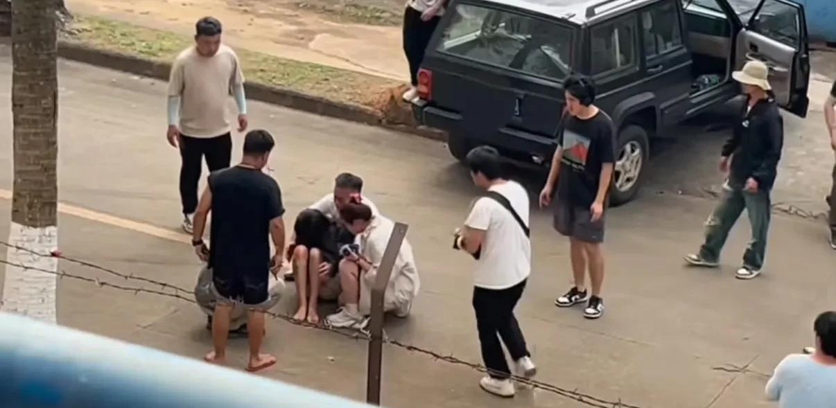 替身演员被车压到头后续！疑似漂白出品人发文回应……
2月22日，网上曝出一段视频