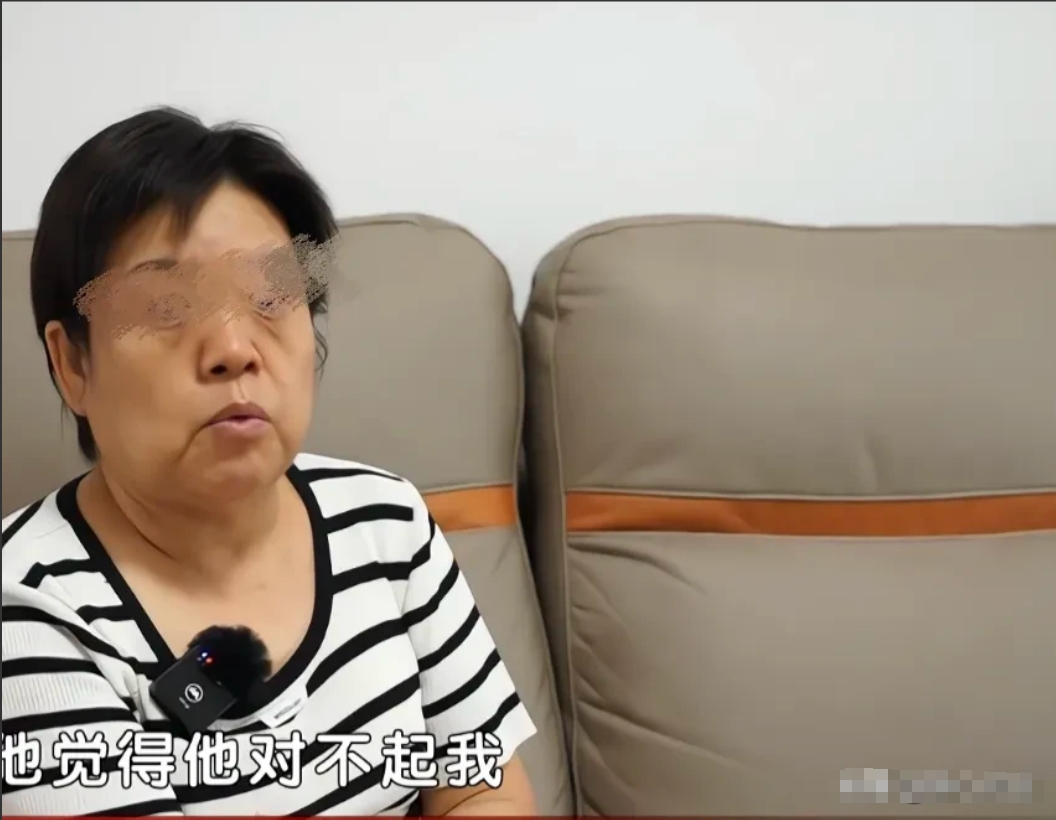北京，老人临终前悄悄对大女儿说：“不管以后遇到天大的委屈，都要帮你爸守护好他的钱