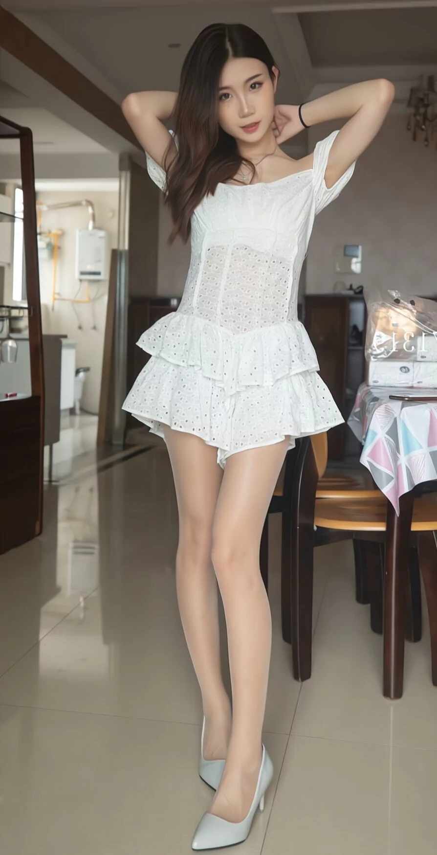 小碎花裙搭配肉色丝袜简直就是无敌的存在