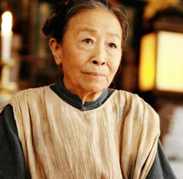“丑娘”1992年，中国评剧院一位女演员来找张少华，两位老姐妹唠嗑中说，要不咱俩