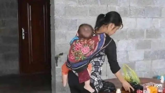 女子带3月龄女儿跳江后续，丈夫发声遭质疑，3个疑点引关注