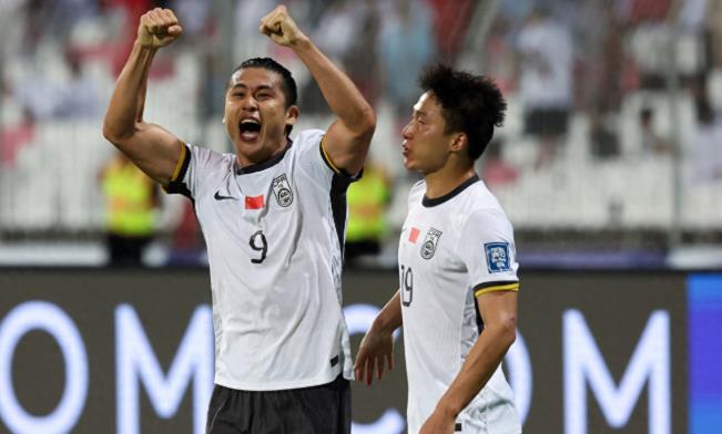 国足还剩5轮比赛，假如按这个剧本走，直接小组第2出线

1，第六轮，小负日本0: