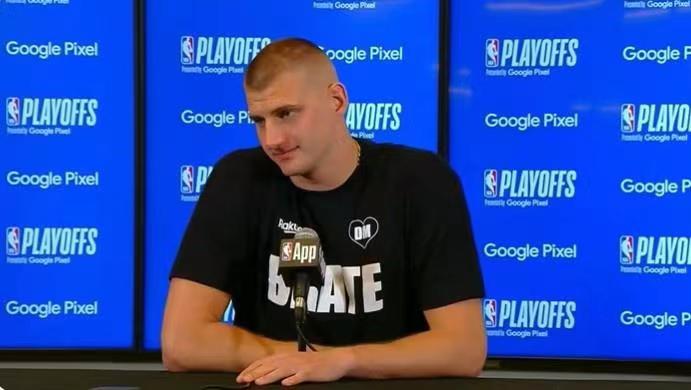 在不久前，NBA宣布了23-24赛季常规赛MVP得主，为掘金队约基奇。
而在新闻