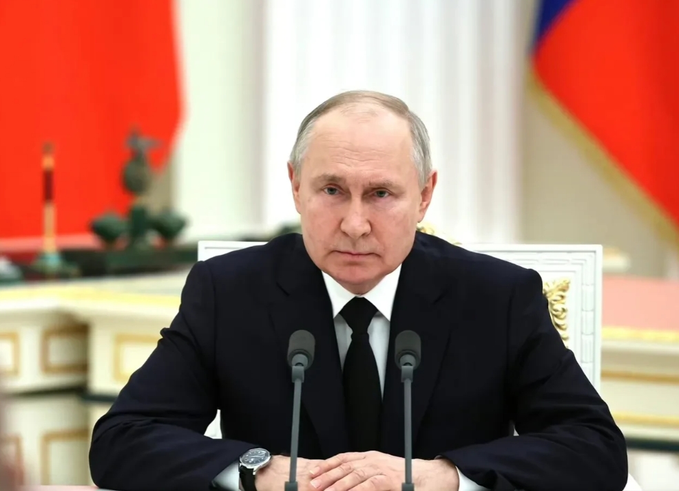 刚刚国防部发布了要做好紧急应对的准备，这个准备不可能只是针对菲律宾或者是台海而应