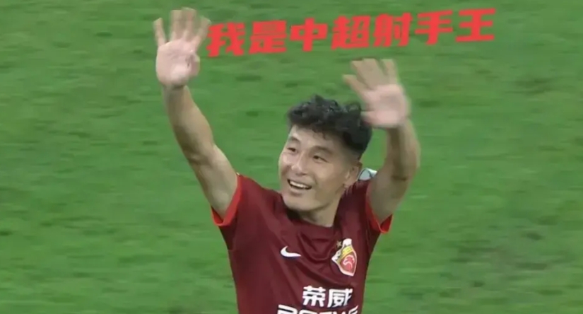 武磊是假球王吗
中超射手王26轮进了31个，按理说不差
世预赛进了5个，总共国足