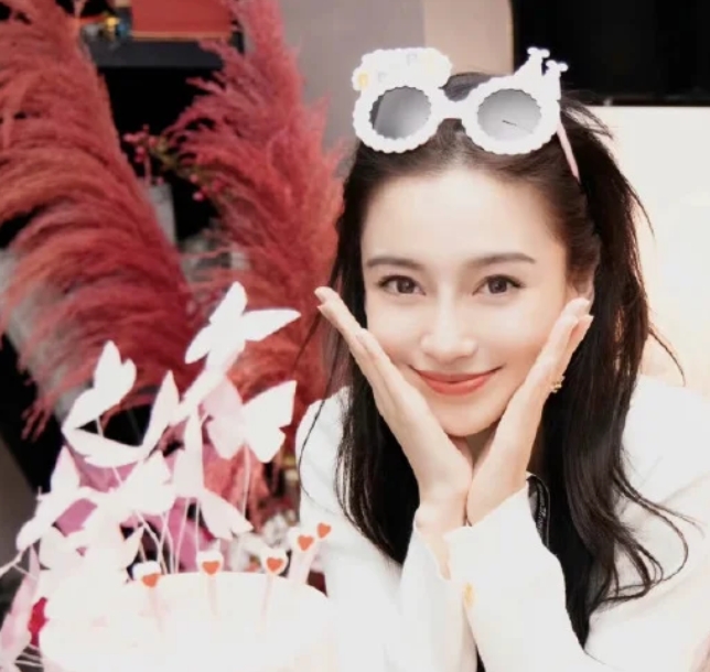 从“渣女”到白玉兰，她经历了什么？