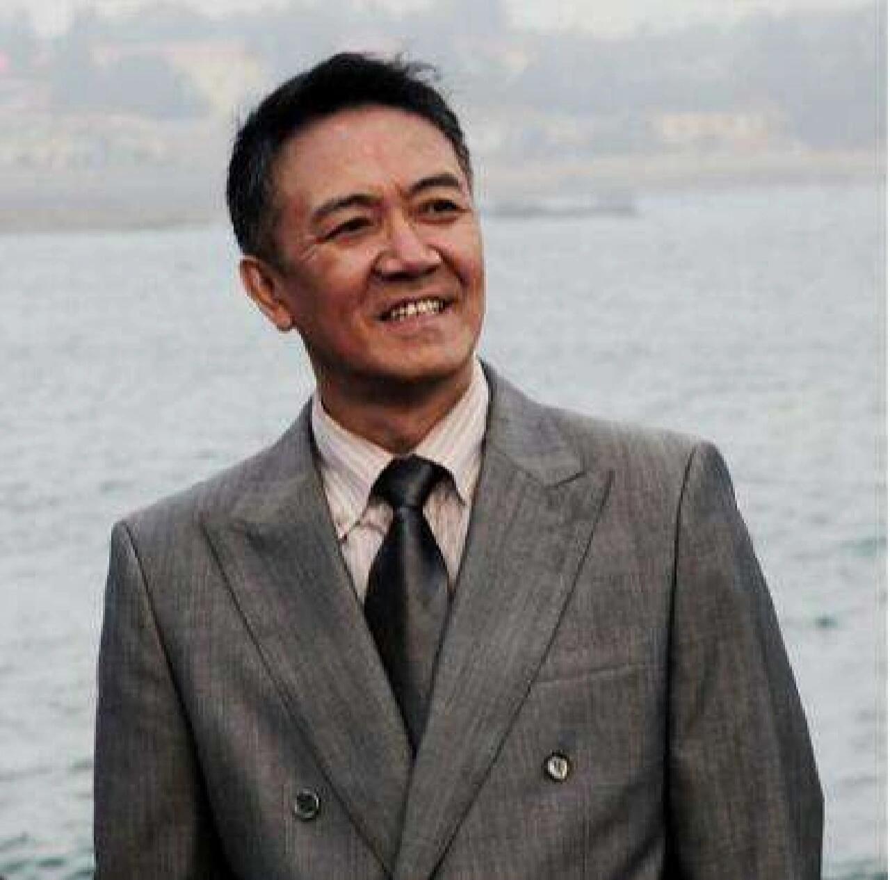 与相爱20年发妻离婚，娶小13岁三婚女人