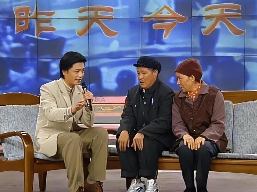 2025年的春晚，大家还愿意看吗？
自从赵本山没有登上春晚之后，好像每一年大家都