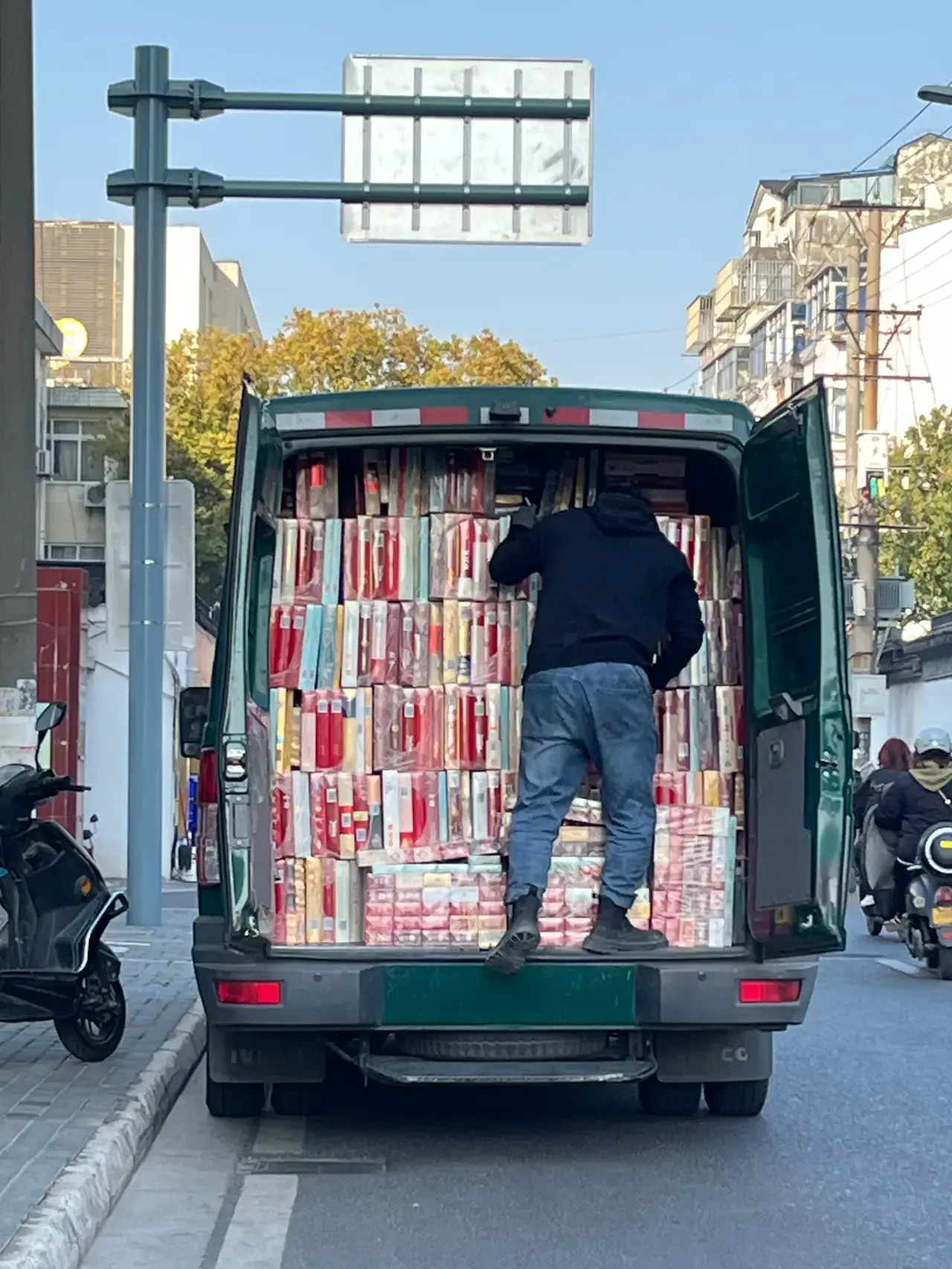 不难看出，这个行当生意还是挺好的