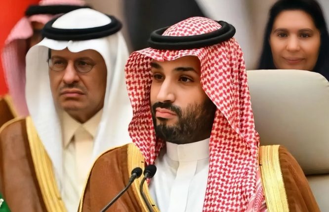 中东局势突变，沙特这下麻烦大了！
胡塞直接警告，要是沙特签安保条约，24小时内就