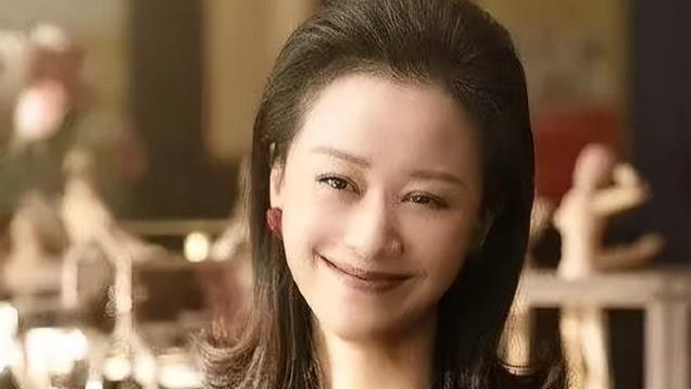 曾为夫还债，离婚，给30岁的杨颖演妈妈，46岁倪虹洁如今苦尽甘来