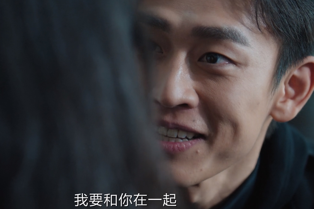 《冬至》大结局中，文鹏的行为导致了多个悲剧的发生，他的家庭背景和成长环境是导致他