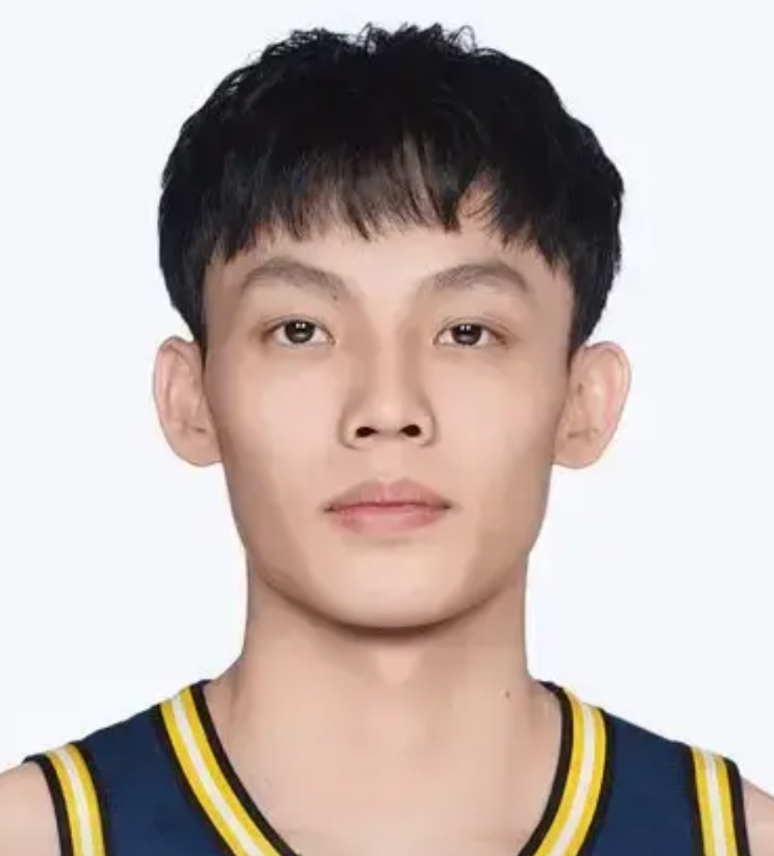 徐杰跟高诗岩，谁是本赛季更好的控球后卫？
徐杰:场均13.1分3.1篮板6.8助
