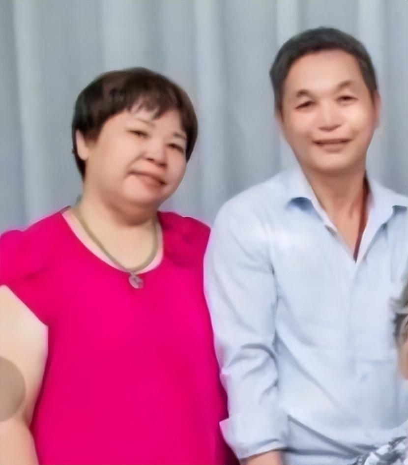 全红婵的堂哥结婚，大伯娘戴百万翡翠项链。
 
全红婵是奥运冠军，备受我们喜爱，多