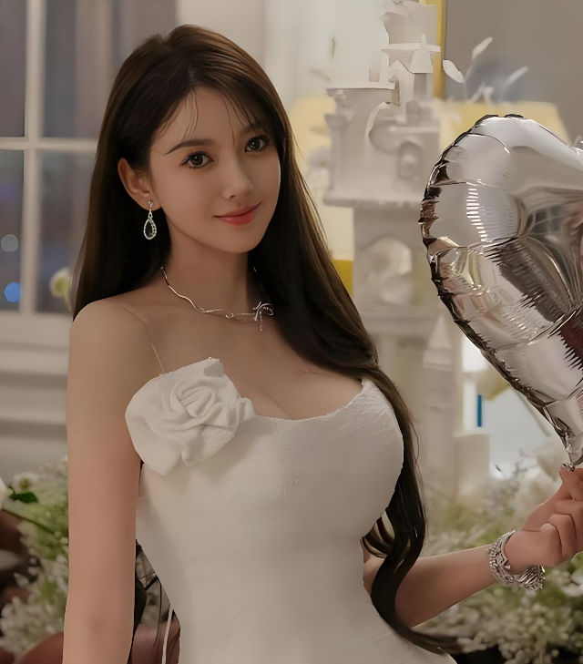 太炸裂了！
叶珂录音曝光！
关键是前夫已证实录音是真的。

1.黄晓明真的从明星