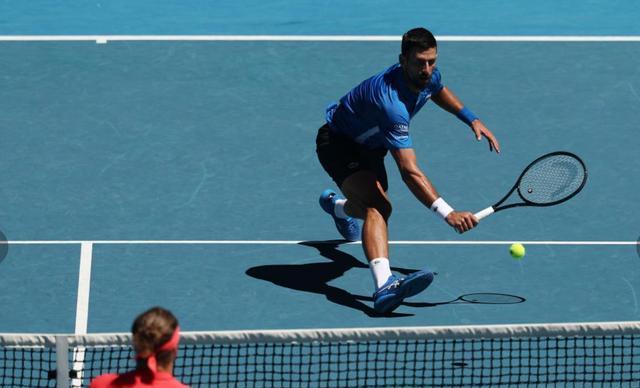 悲凉瞬间！德约科维奇伤病退赛遭嘘，或暗示2025年退役