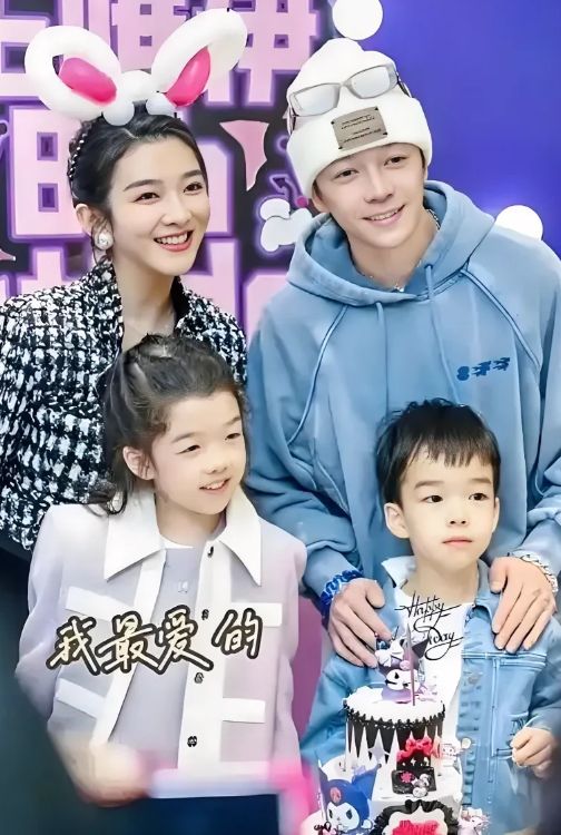王栎鑫的前妻和孩子
前妻：吴雅婷，36岁，出生于1988年
身高158cm，毕业