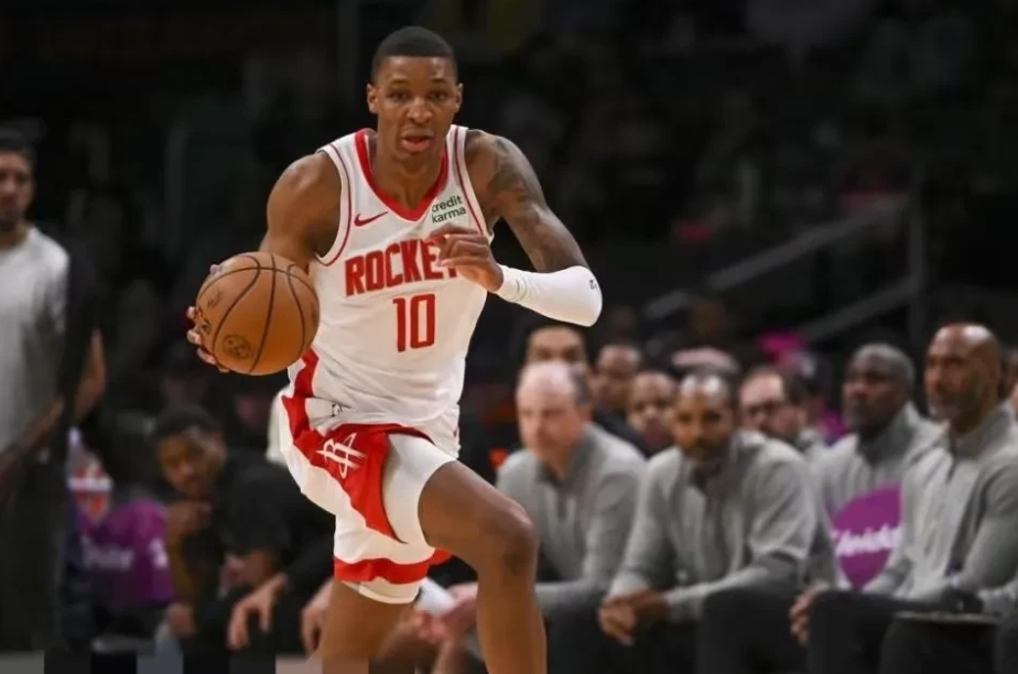 火箭七子中退步最明显的是小贾巴里·史密斯，他的进攻效率低问题出在哪？
1、小贾没