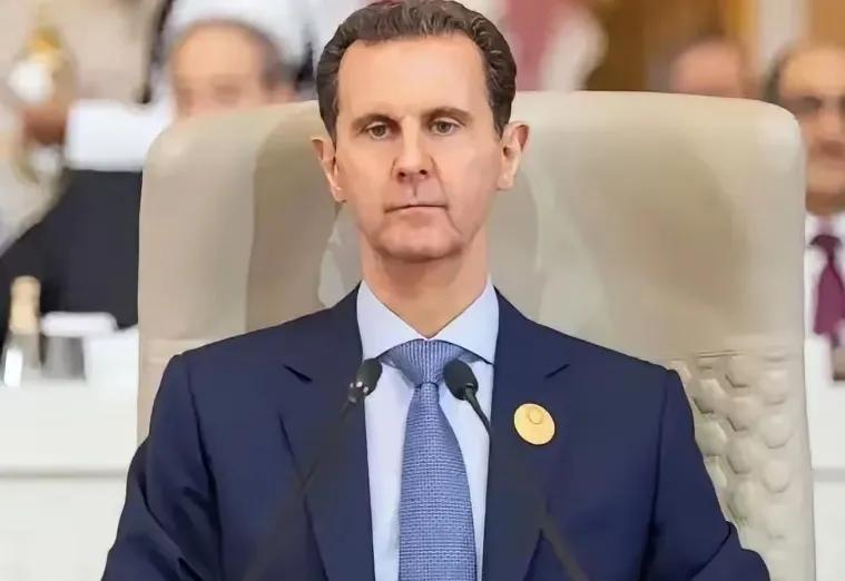 阿萨德·巴沙尔是一个聪明人，知道事不可为，主动放弃叙利亚总统的位置。可是泽连斯基