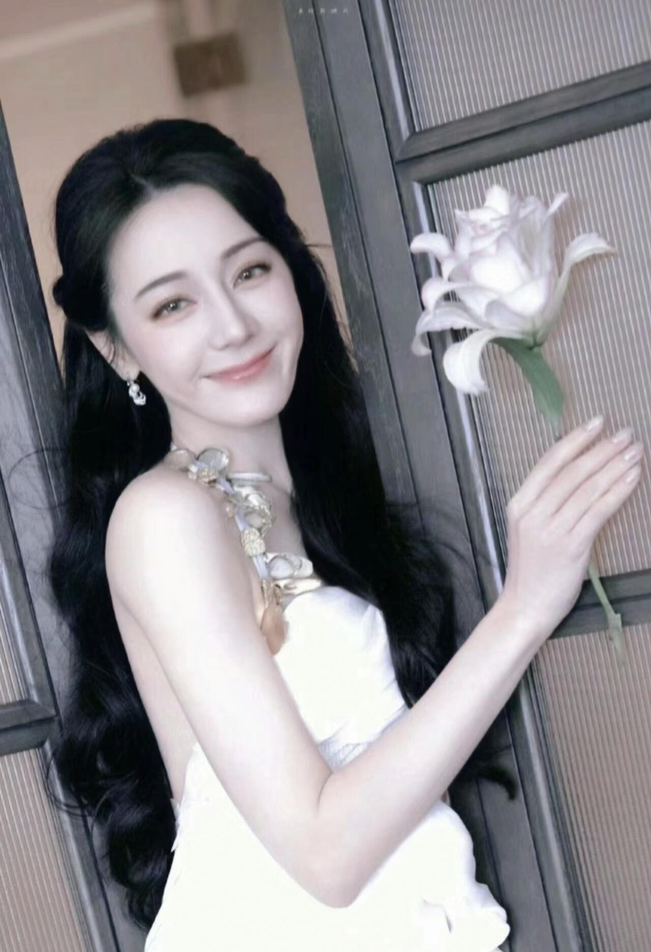 挑战分享女明星美照之迪丽热巴