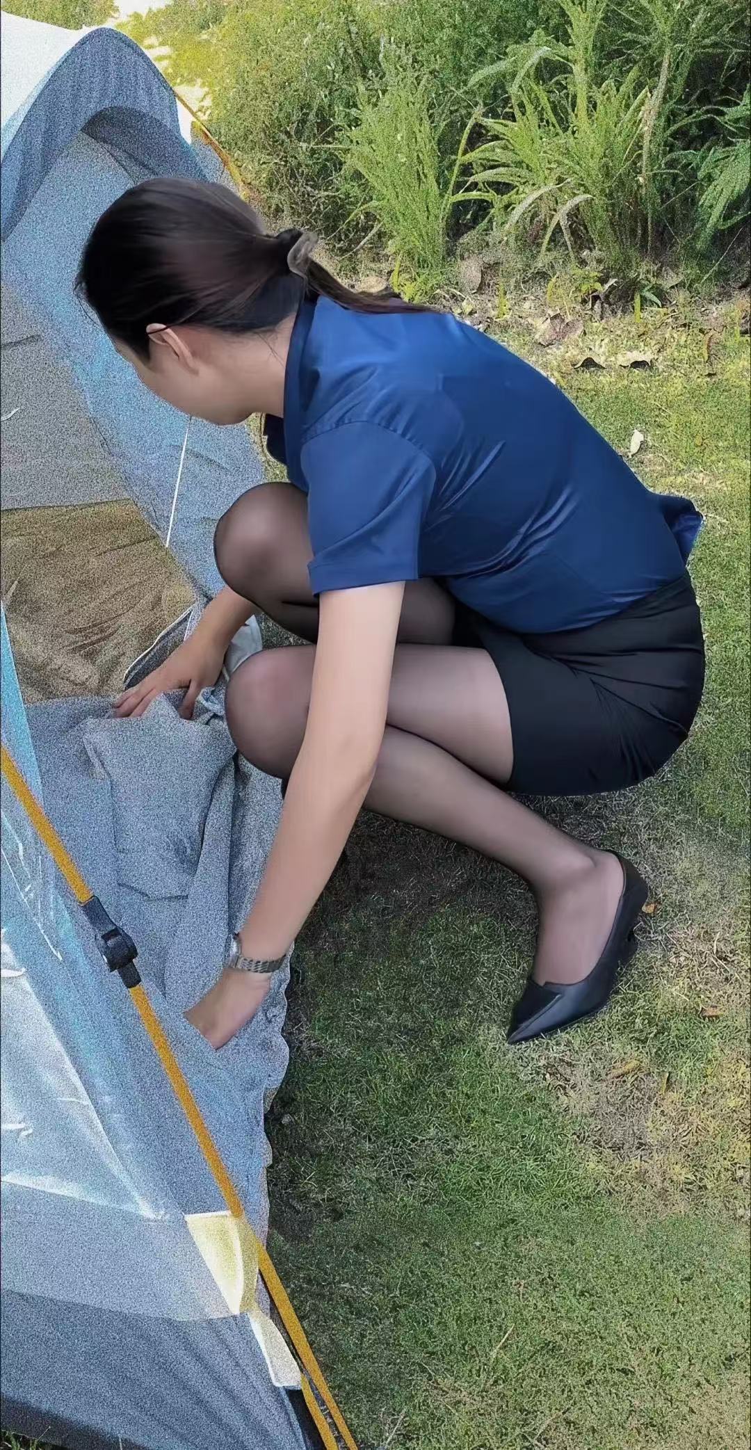 后妈居然比我还小两岁我要怎么做哈哈哈哈哈