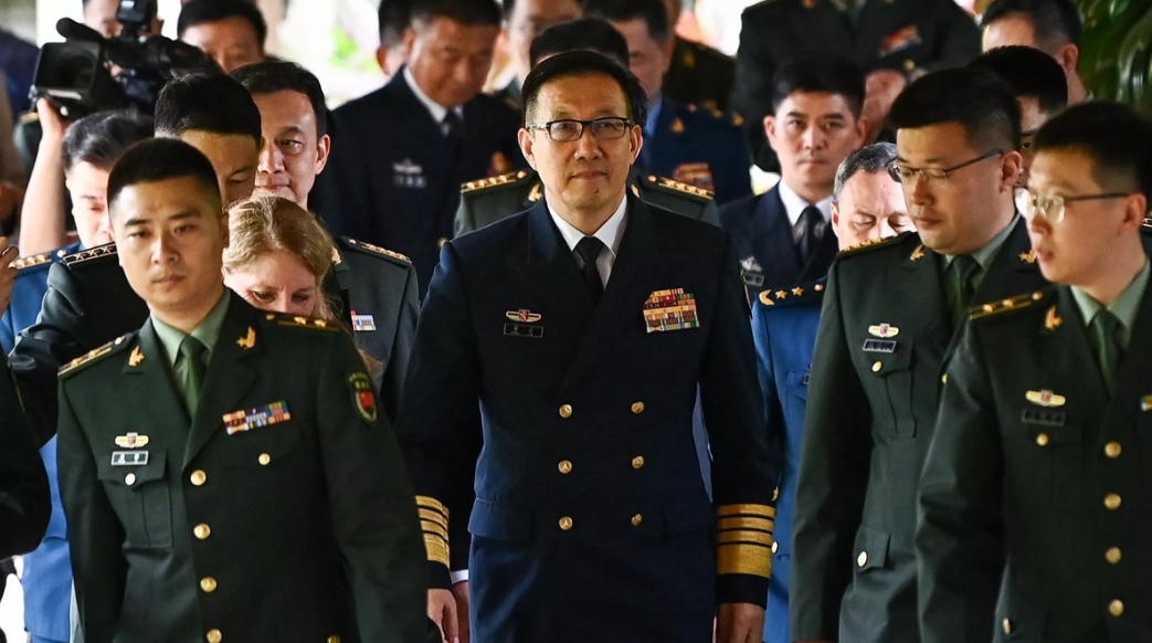 中国国防部长董军在香格里拉对话会上作大会发言，并现场回答提问。那么外界都关注了董