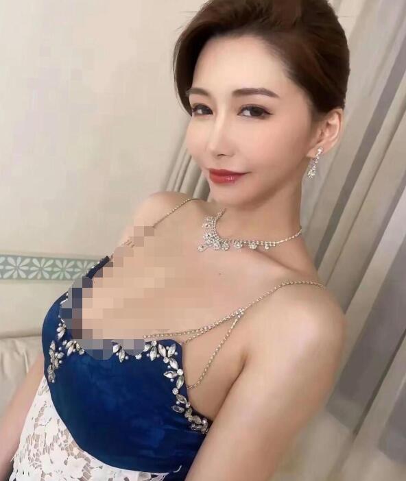 今晚公司的年会穿这身会不会太扎眼？

在准备今晚公司的年会时，你或许正对着镜子犹