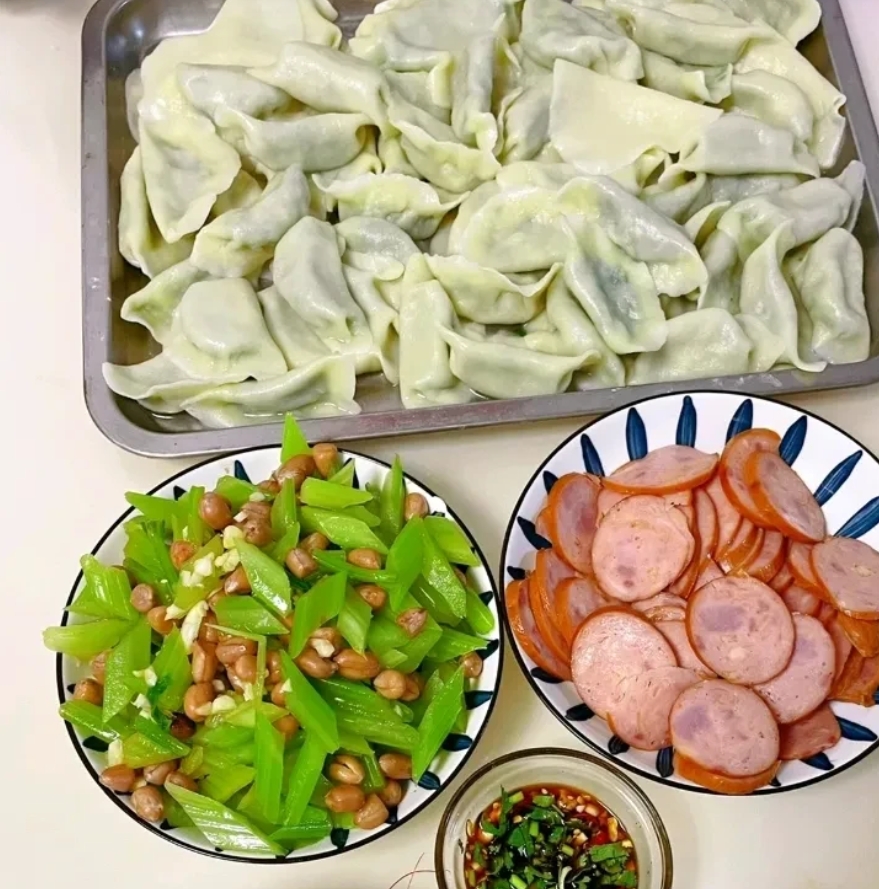 家家有本难念的经！女儿三年前远嫁，当时这门亲事我不同意，女儿不听我话偏要嫁，我一