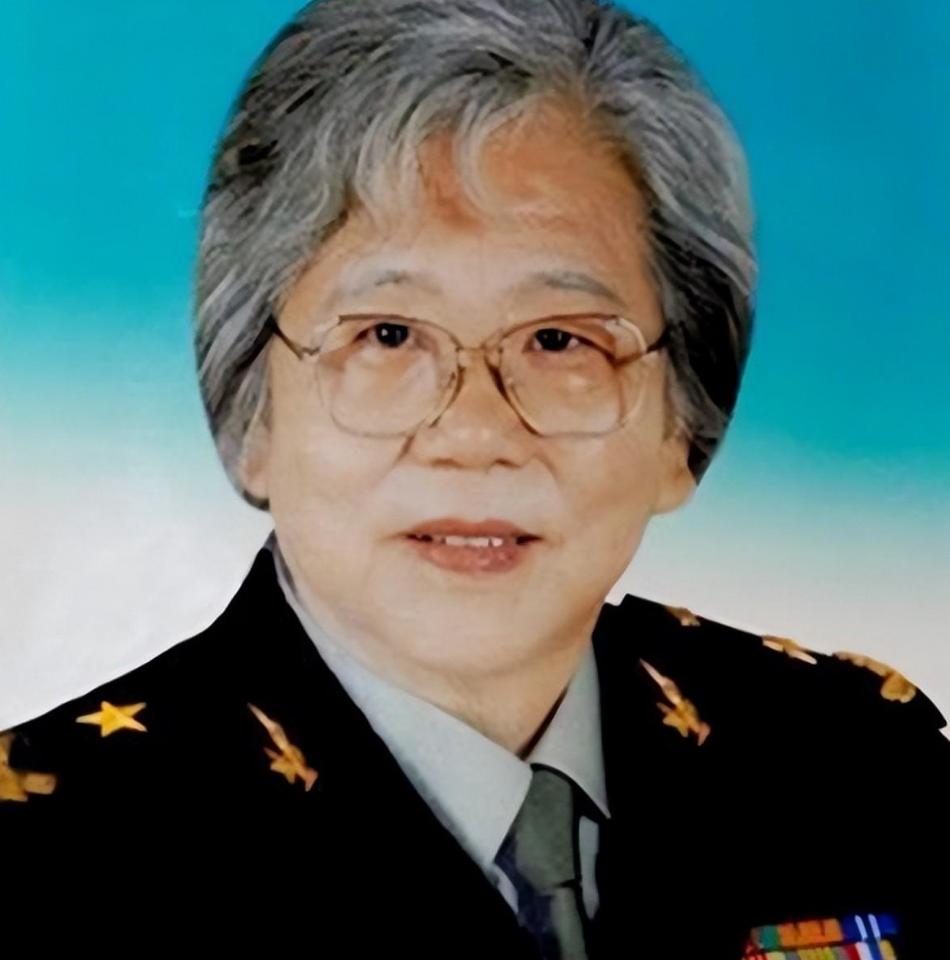 1978年，邓公主持了彭老总的追悼会，并亲自写了悼词，可谁也没想到，在念完悼词后