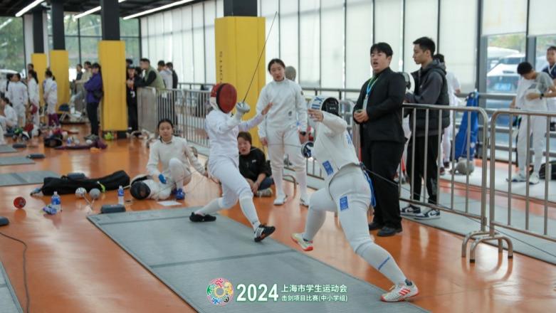 700多位青少年“亮剑”上海市学运会 , 浦东夺得十多项击剑冠军